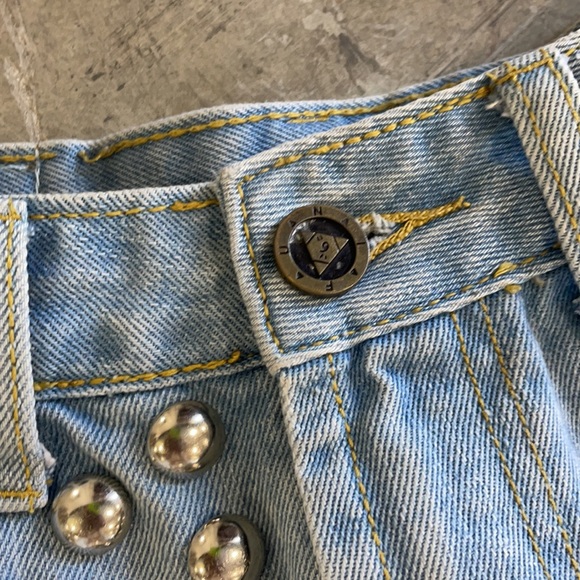 Rare unif studded shorts 25 - Picture 2 of 5